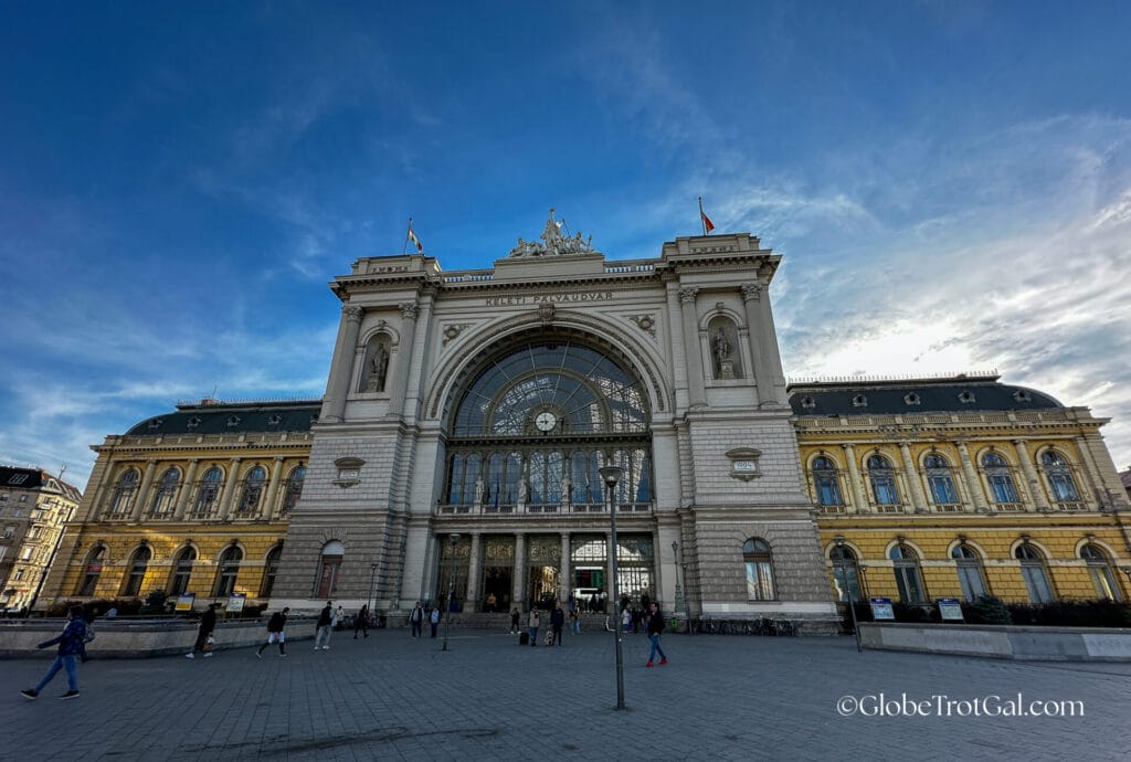 Exterior of main entrance of Budapest Keleti Station.